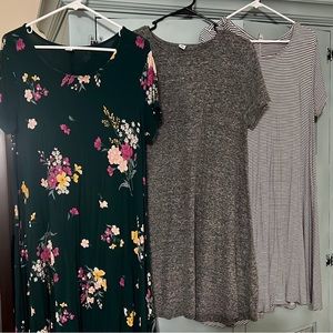 Old Navy lot set of three flouncy dresses